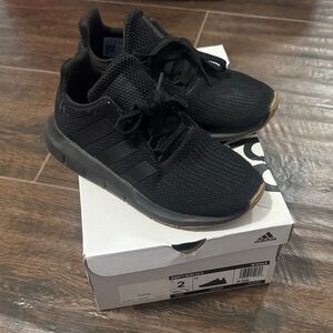 Adidas Kids Swift Run 1.0 size 2